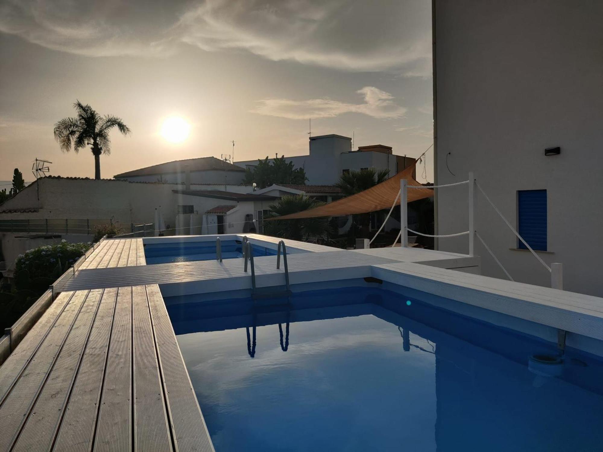 Pool Seaside Relais - Ville Ninfea, Marea, Rosa E Cassiopea Fontane Bianche Exterior foto